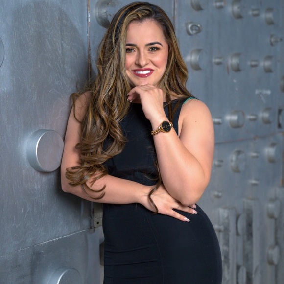 Meet your Posher, Iliana - Picture 3 of 3